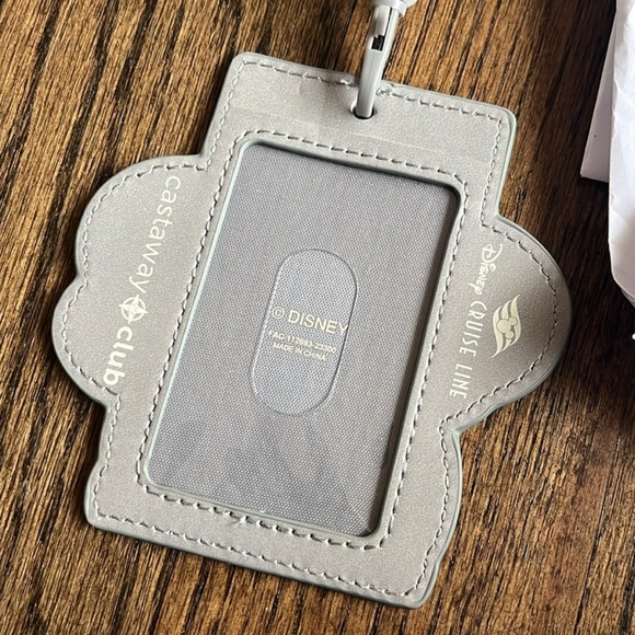 4 Disney Cruiseline Castaway Key Club Member card lanyards - Picture 2 of 2